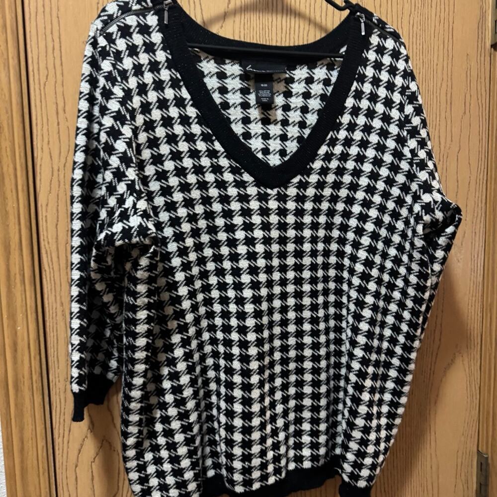 Lane Bryant sweater size 18/20 - Picture 2 of 9